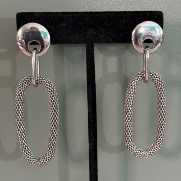 Stylish Adora Flexible Mesh Link Earrings- Silvertone  Dangles Fluid Design - Picture 6 of 7